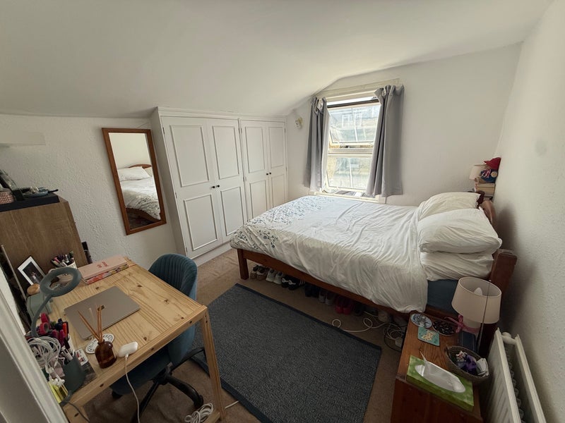 Room Fontarabia Road in Greater London