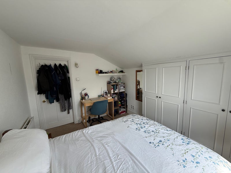 Room Fontarabia Road in Greater London