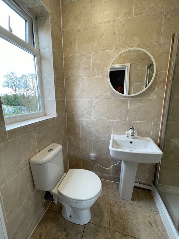 Room Himley Road in Dudley