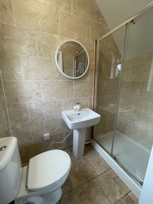 Room Himley Road in Dudley