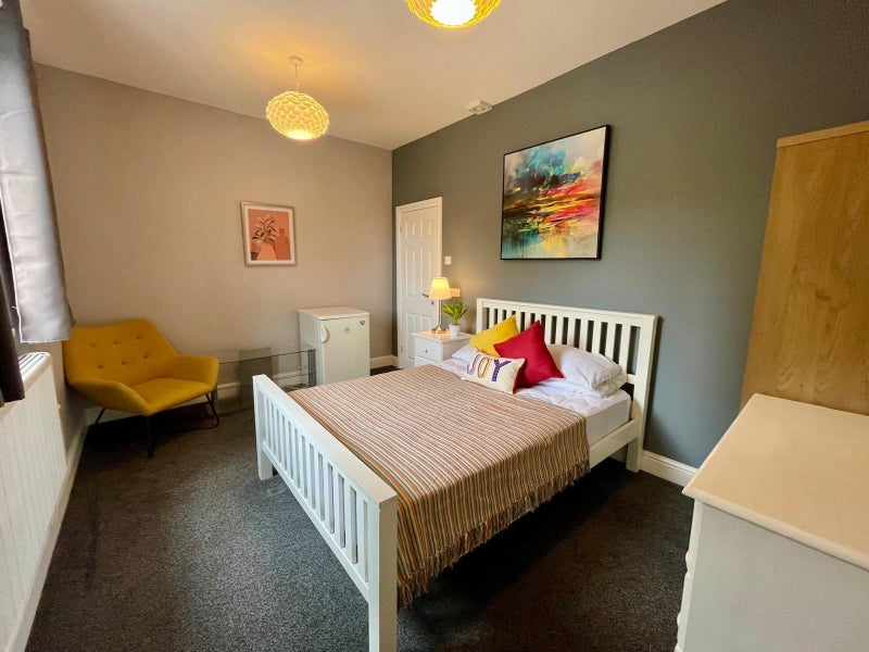 Room Himley Road in Dudley
