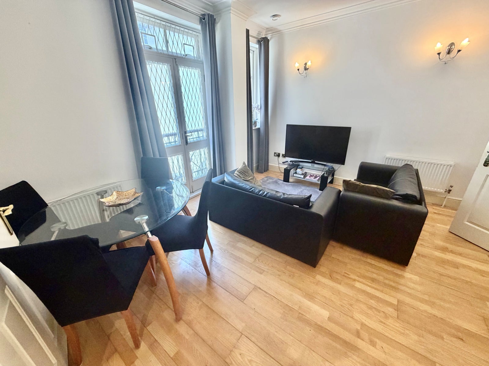 Flat Enford Street in London