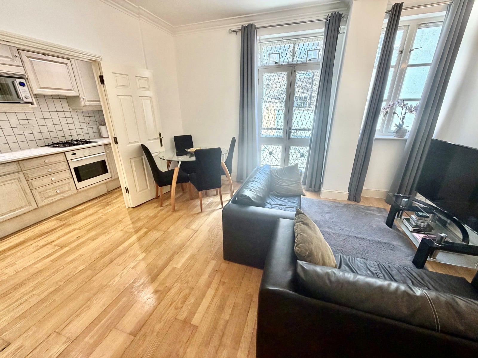 Flat Enford Street in London