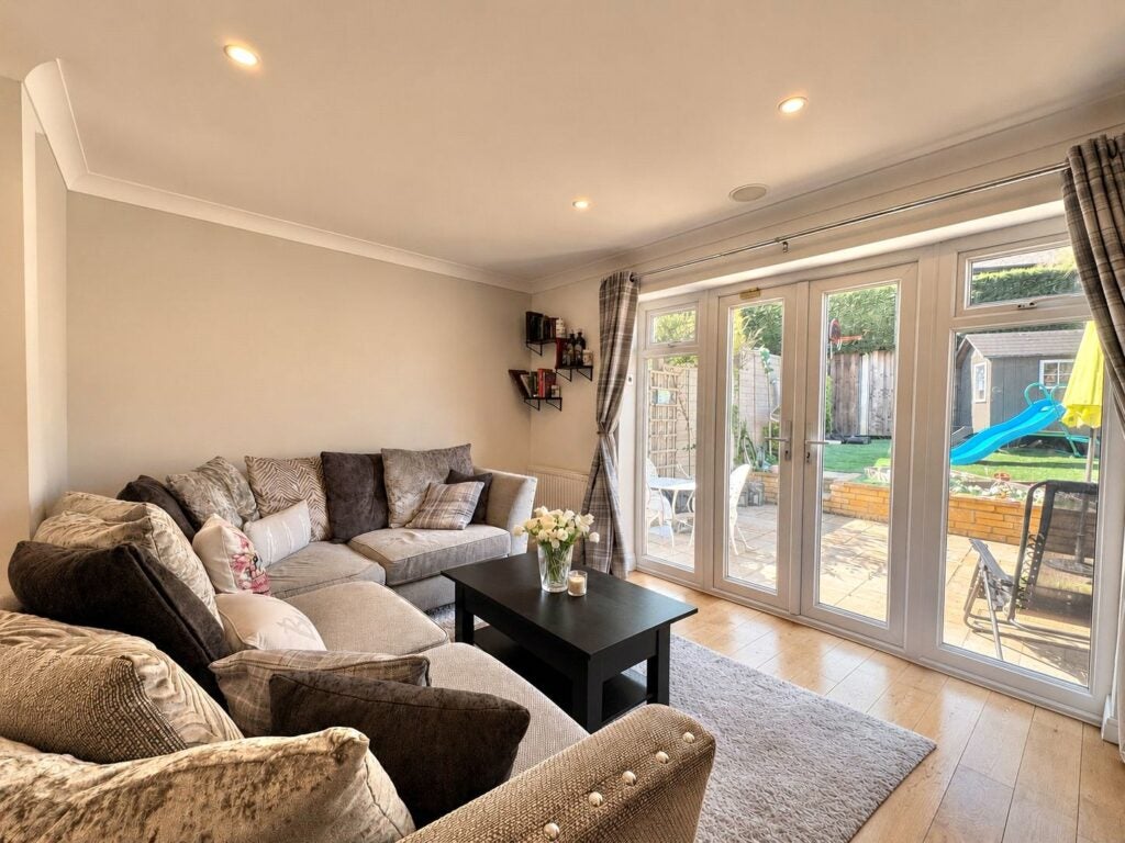 House Hawkesworth Drive in Surrey Heath