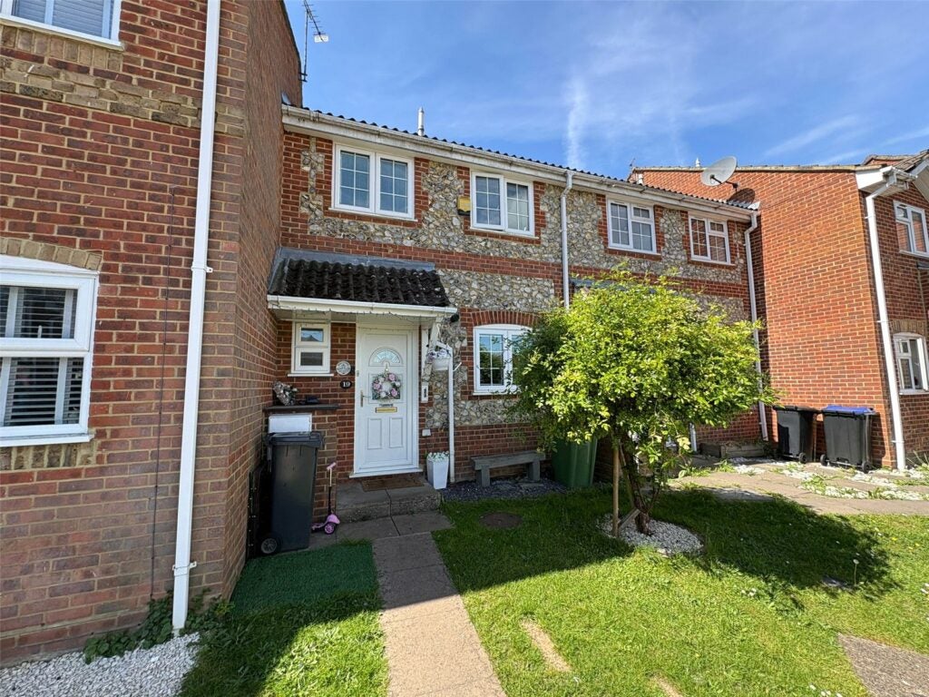 House Hawkesworth Drive in Surrey Heath