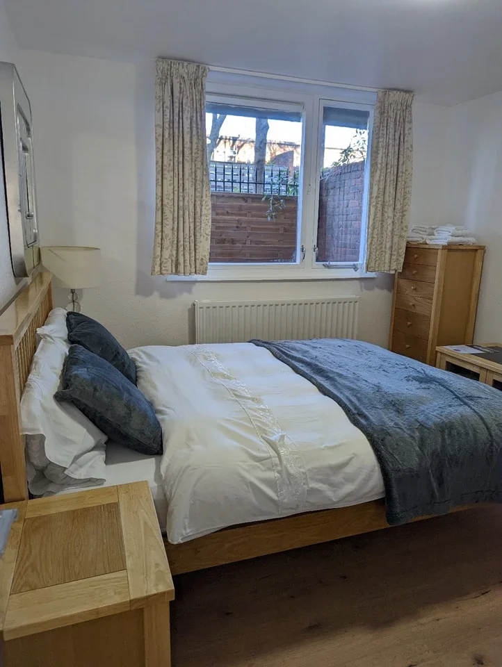 Flat Elam Close in Greater London