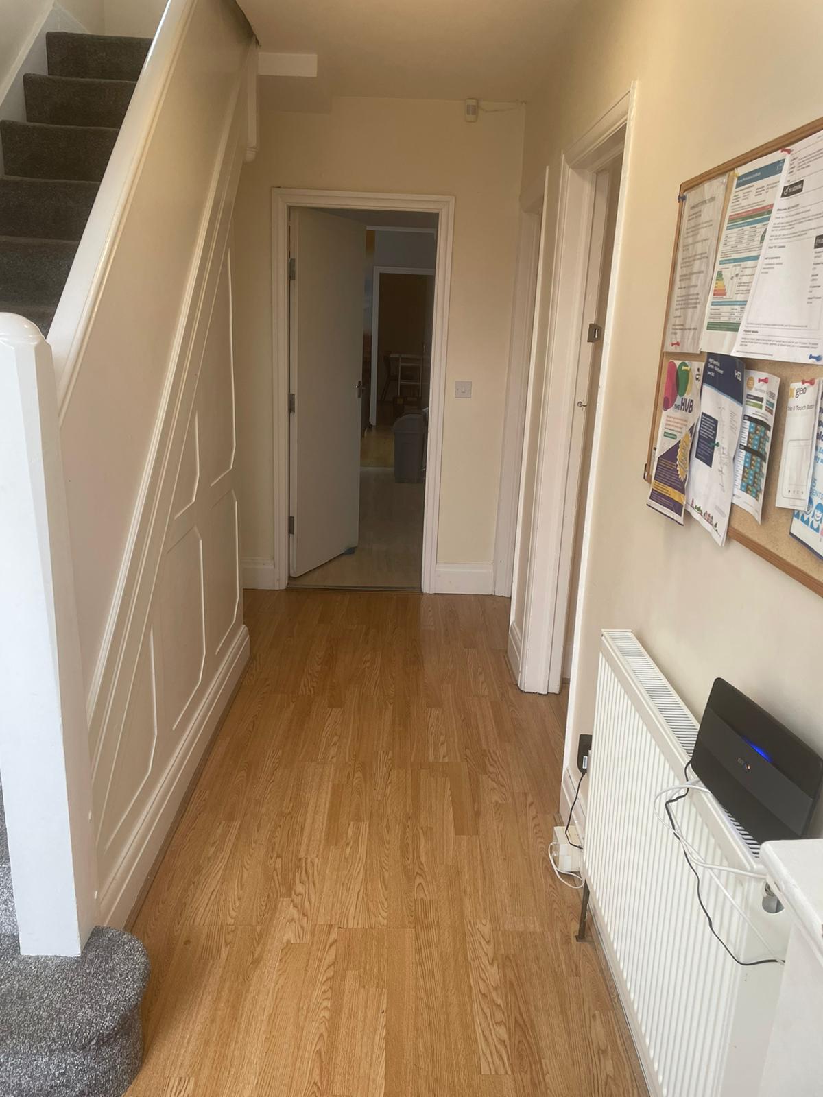 Room Sherwood Avenue in Manchester