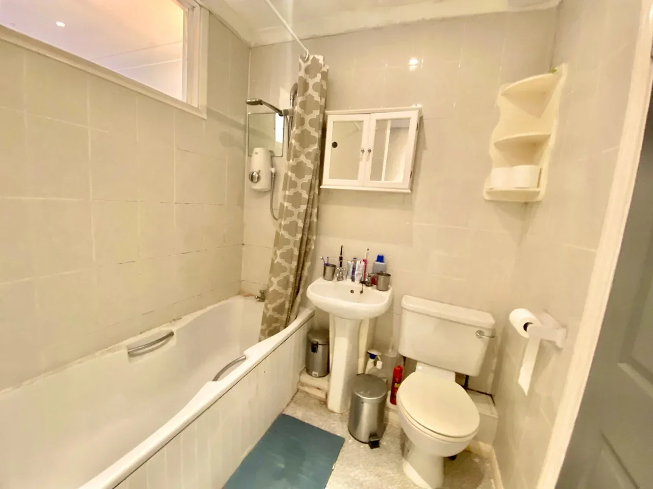 Flat Robina Close in Greater London