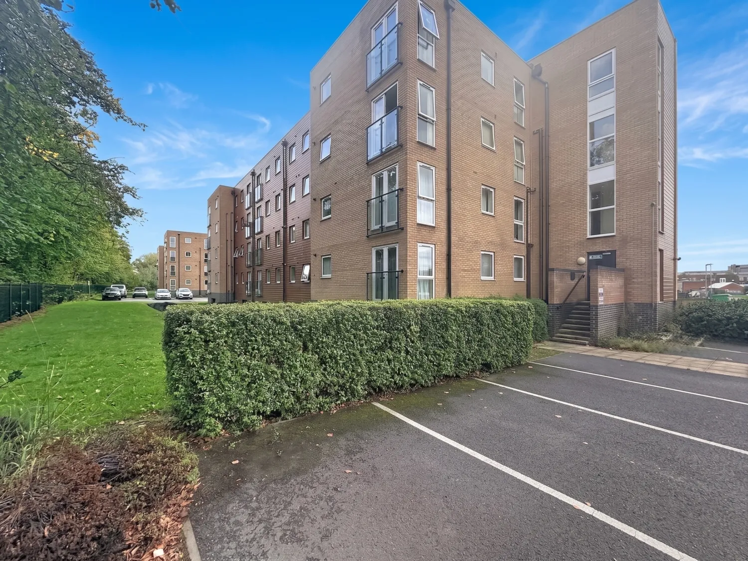 Flat Pavilion Close in Leicester