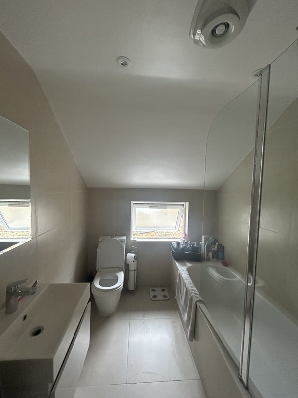 Room Helix Road in Greater London