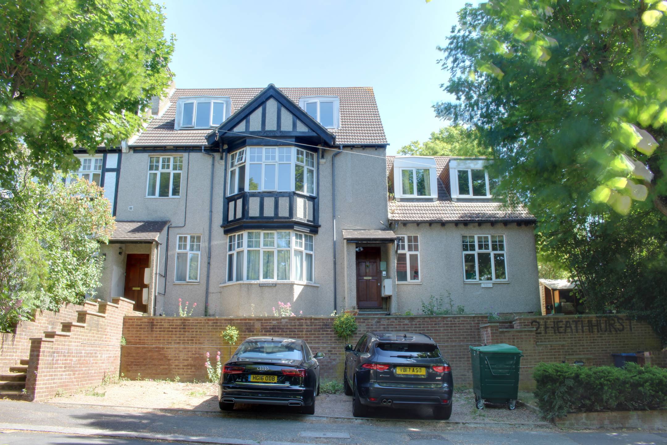 Flat Heathhurst Road in Greater London