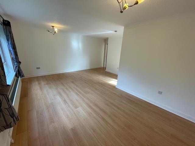 Flat Deerleap in Peterborough