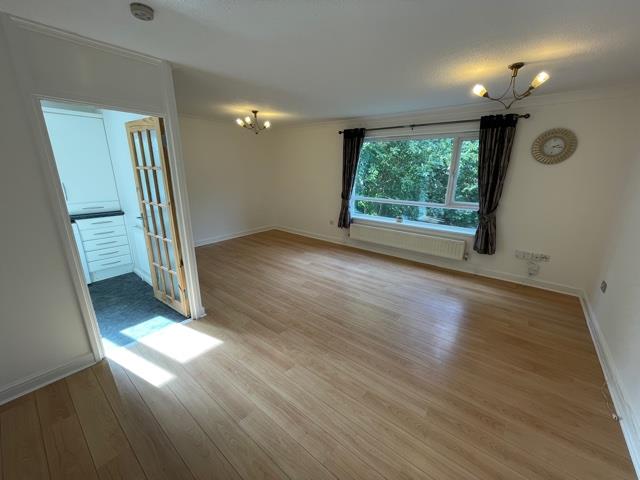 Flat Deerleap in Peterborough