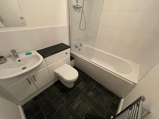 Flat Deerleap in Peterborough