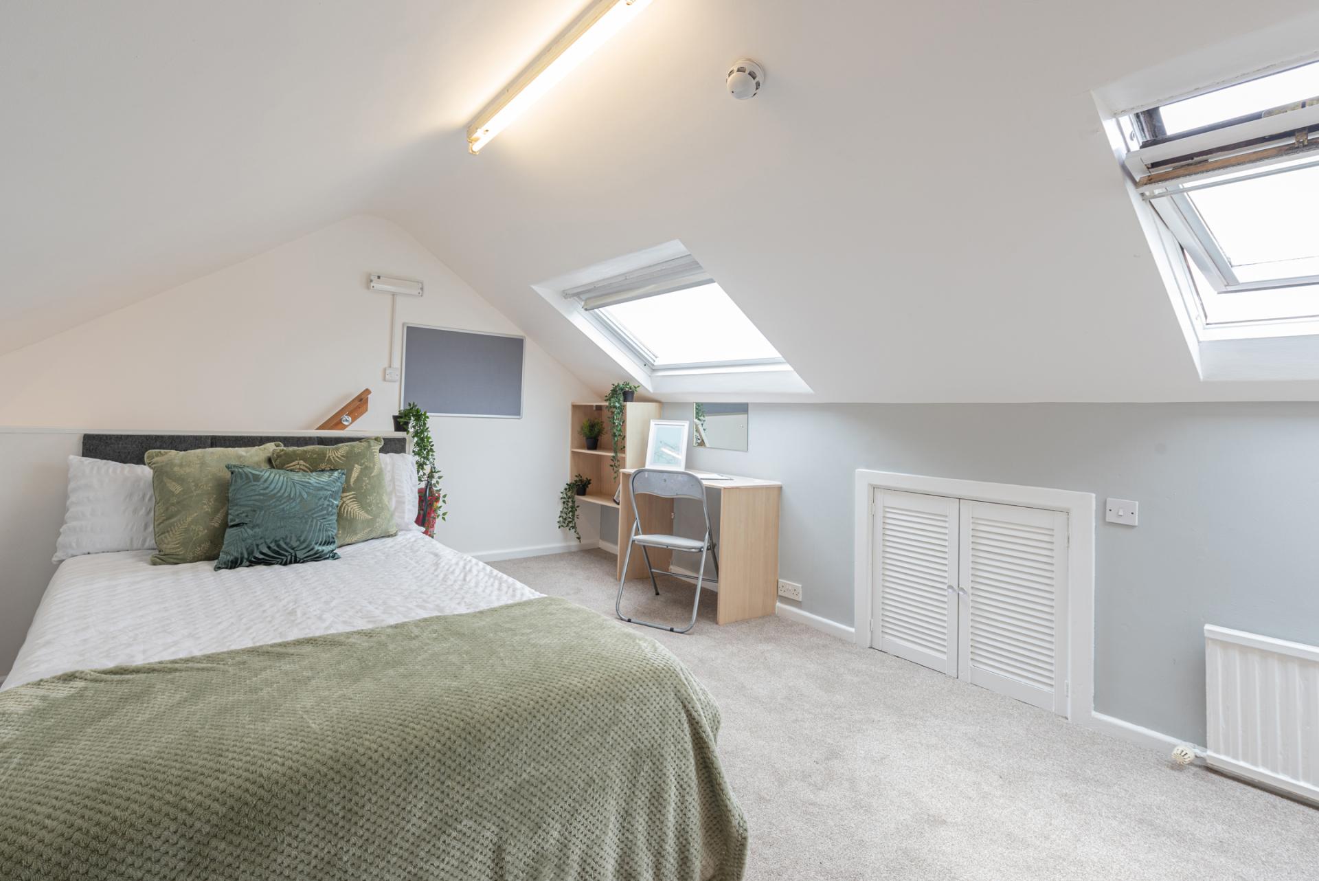 Room Vernon Road in Chester