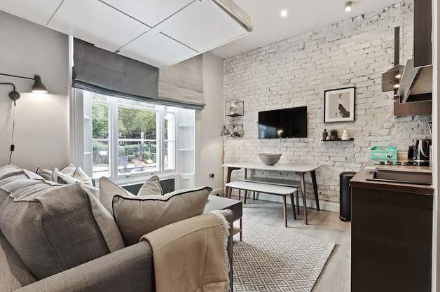 House Mornington Crescent in Greater London