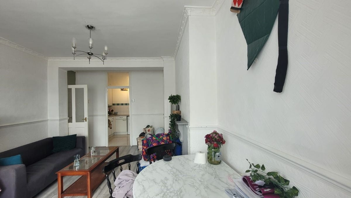 Flat Devas Street in Greater London