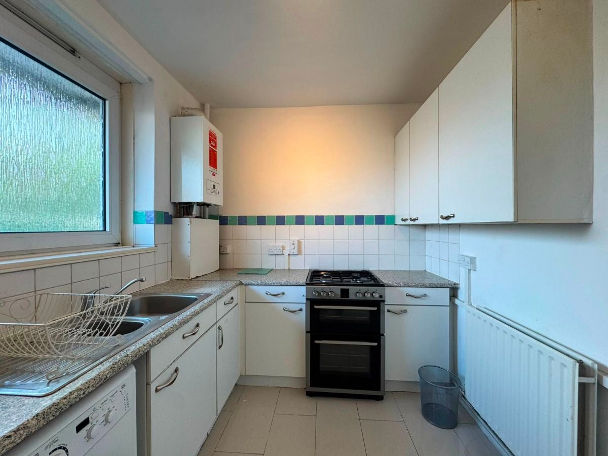 Flat Devas Street in Greater London