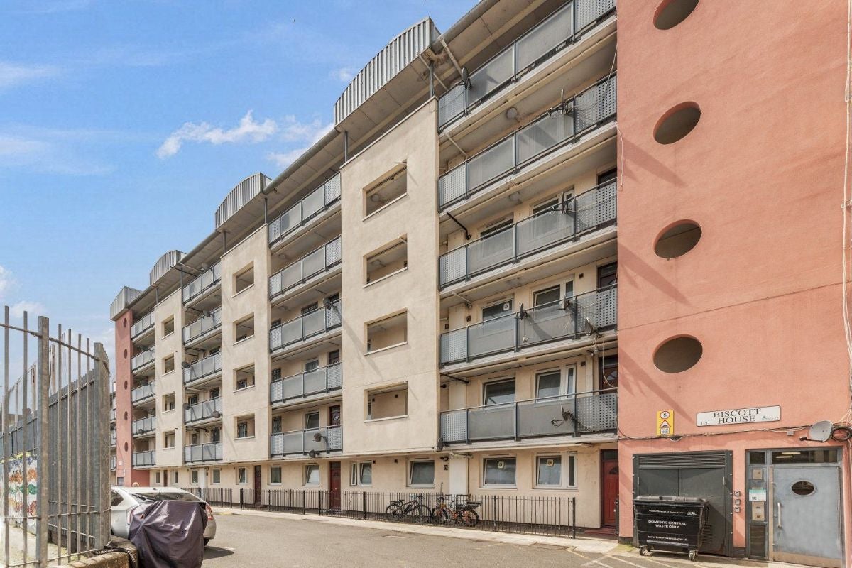 Flat Devas Street in Greater London