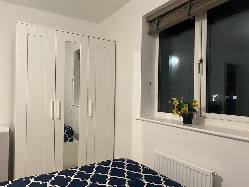 Room Sunflower Way in Crawley