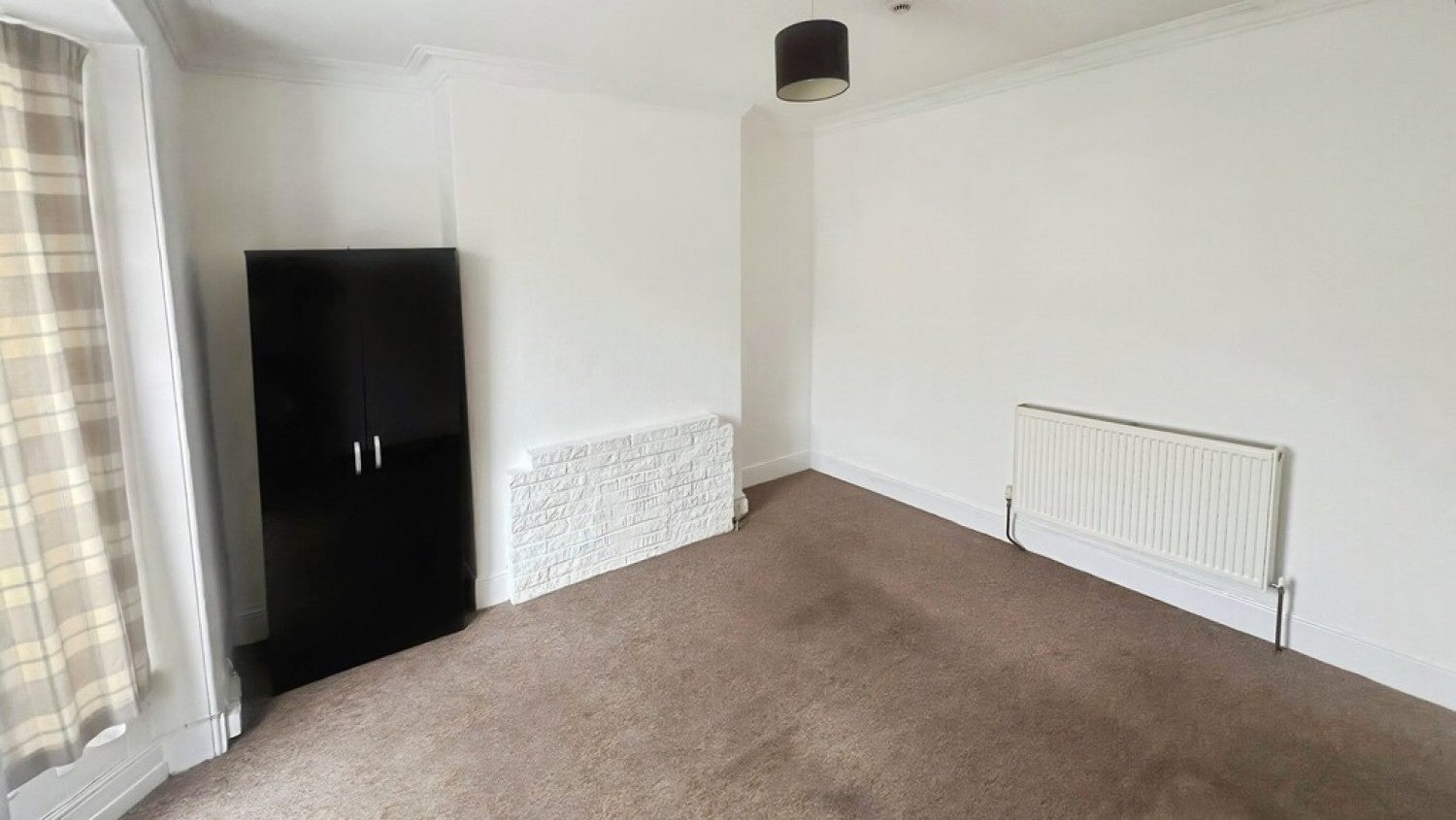 Room Blackboy Road in Exeter