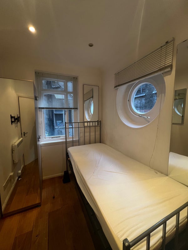Room Prince of Wales Terrace in Greater London