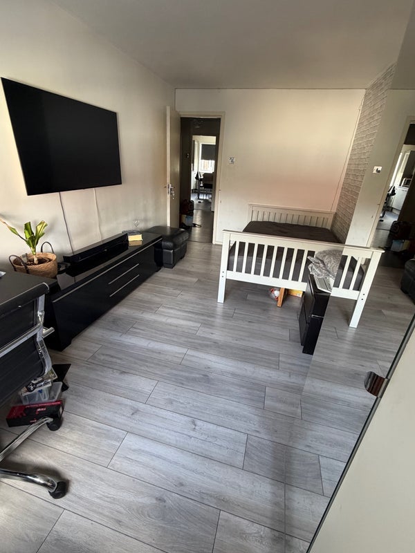 Room Brantwood Road in Greater London