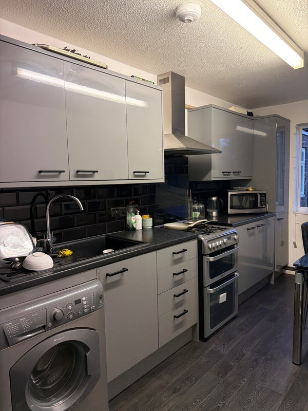 Room Brantwood Road in Greater London