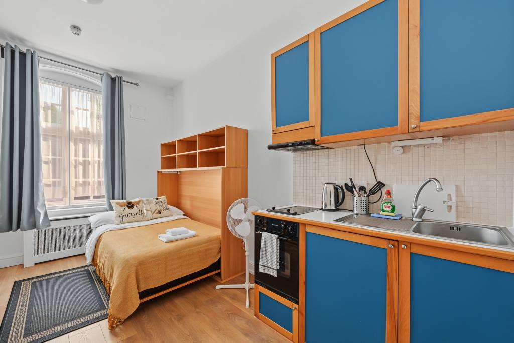 Flat Fulham Palace Road in Greater London