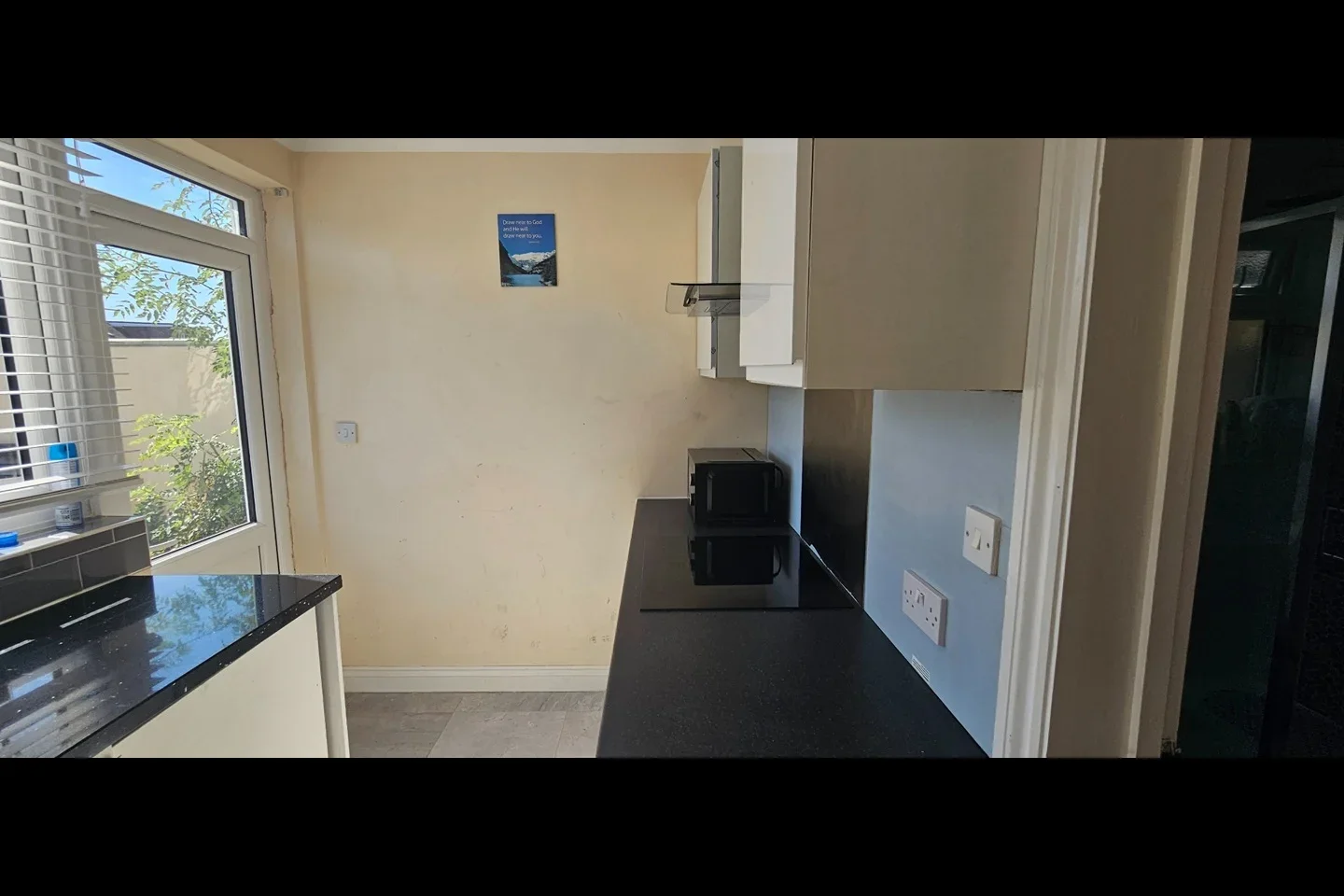 Room Penzance Road in Greater London
