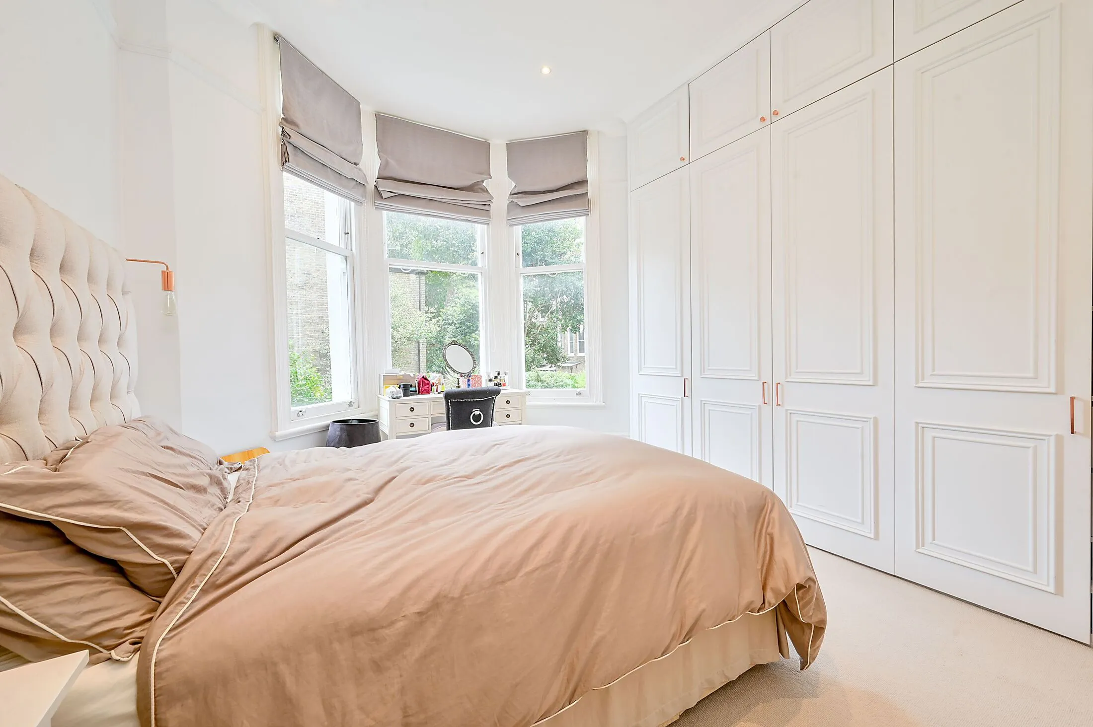 Flat Bolingbroke Road in Greater London