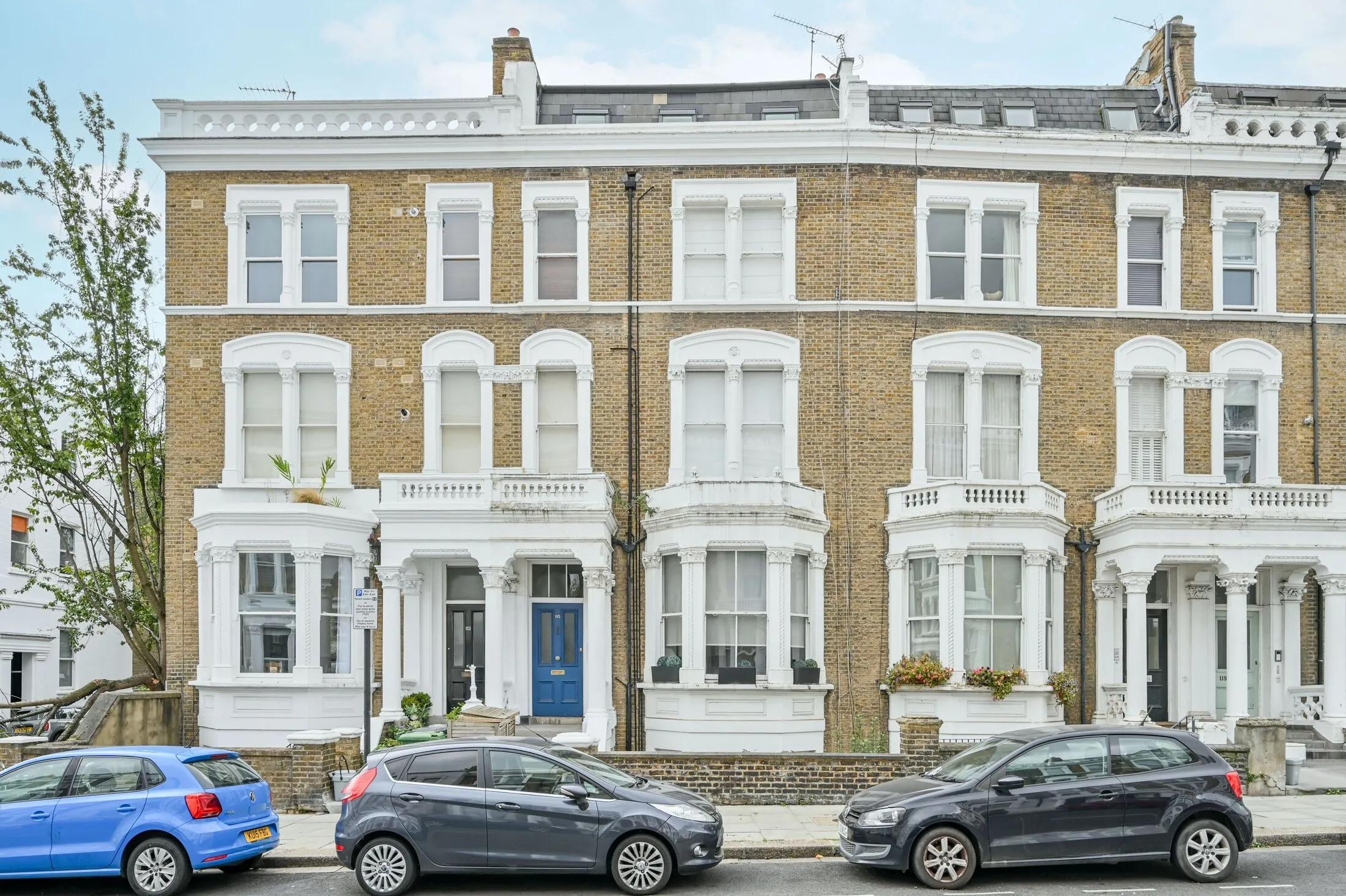 Flat Bolingbroke Road in Greater London