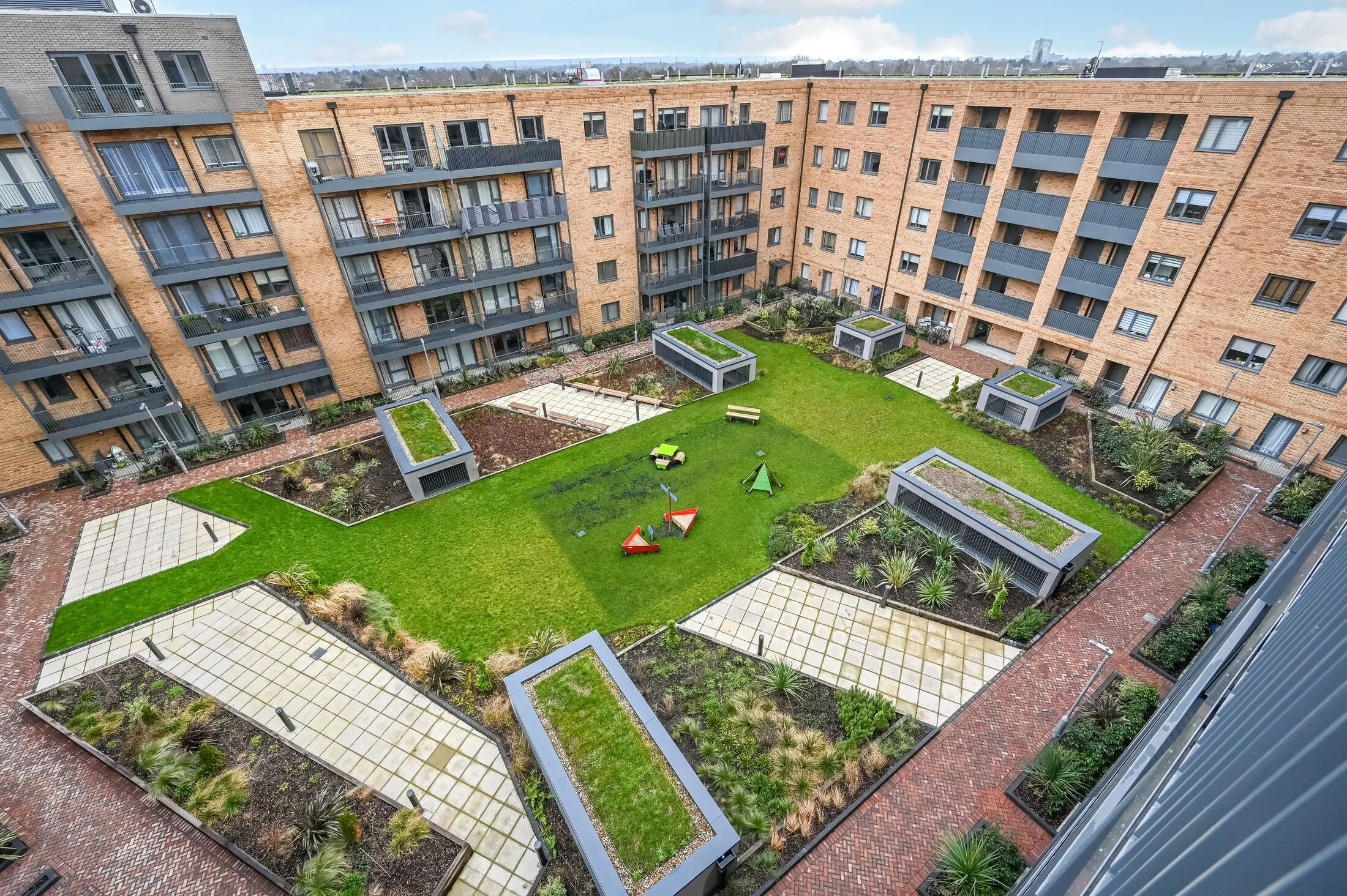 Flat Powdermill Close in Greater London