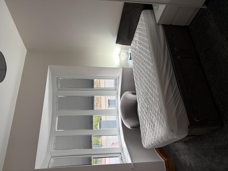 Room Cross Hill in Barnsley