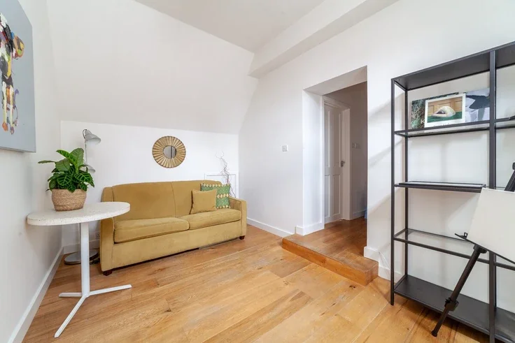 Flat Mortimer Street in City of Westminster