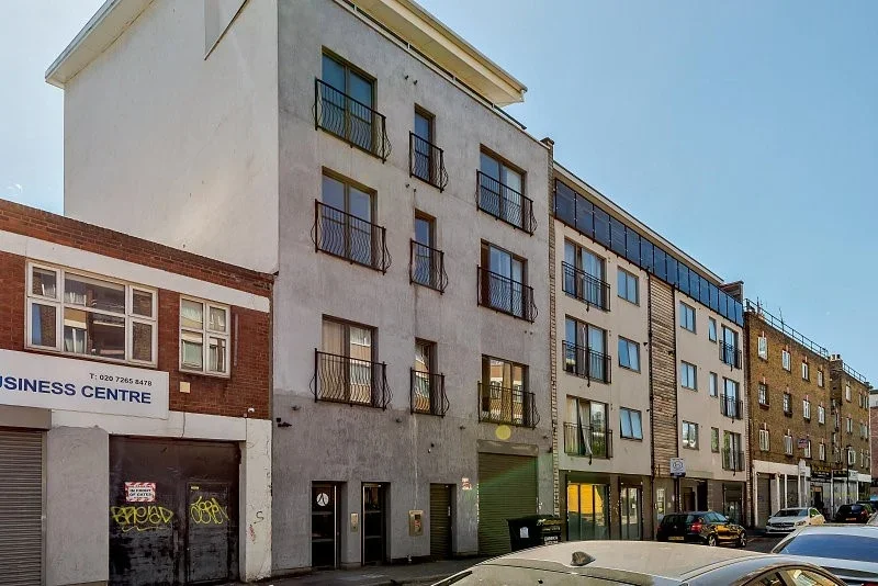 Flat Nelson Street in Greater London