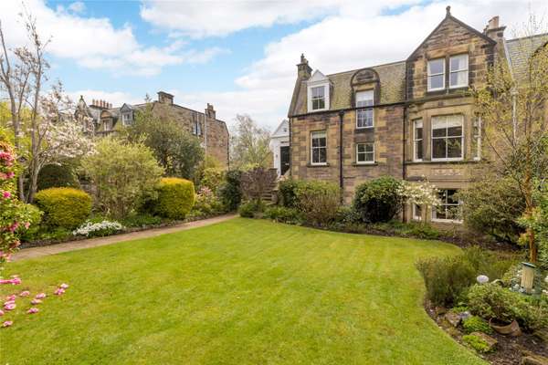 Flat Albert Terrace in City of Edinburgh