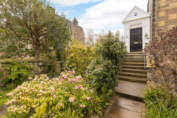 Flat Albert Terrace in City of Edinburgh