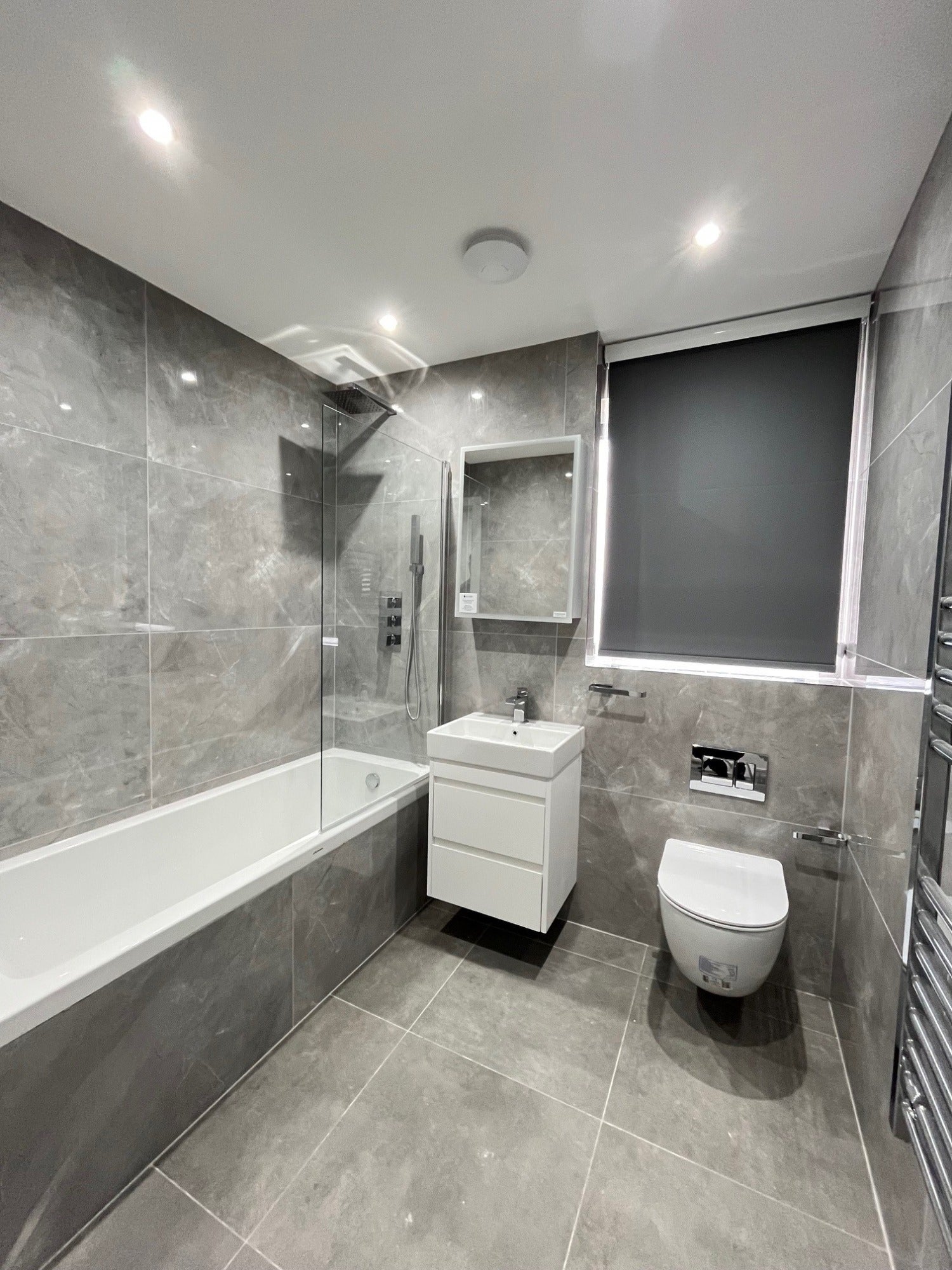Flat Rushden Gardens in Greater London