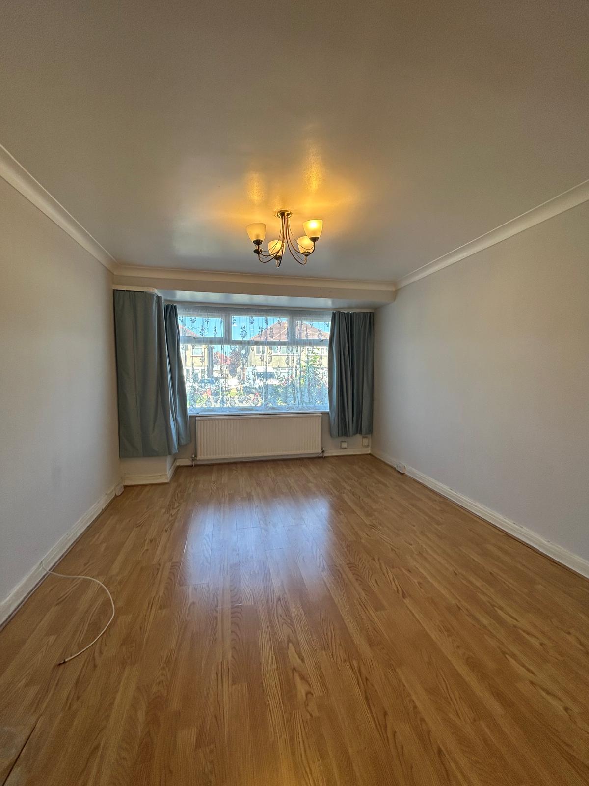 Flat Tintern Way in London