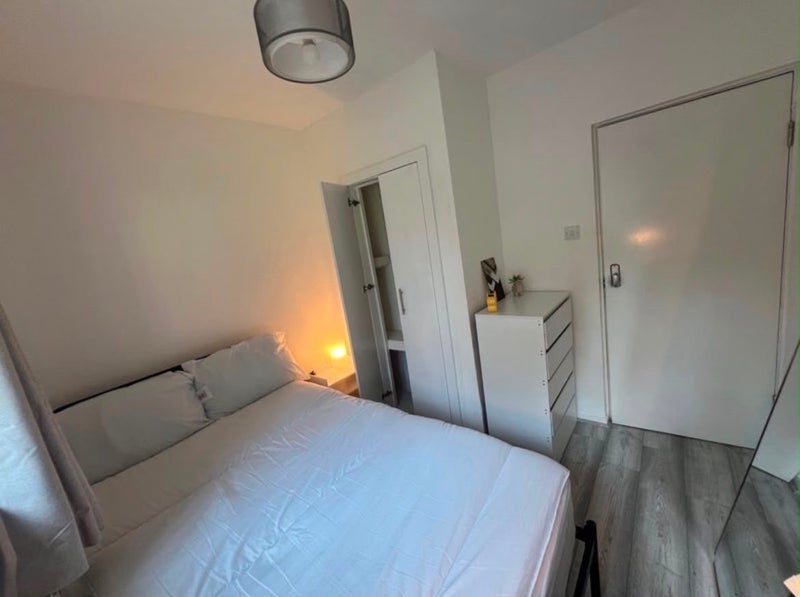 Room Catherall Road in Greater London