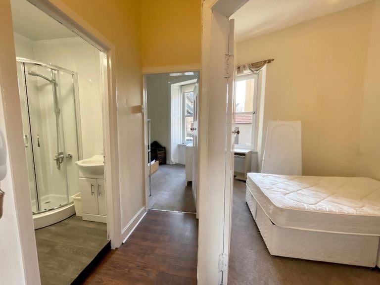 Flat Leith Walk in City of Edinburgh