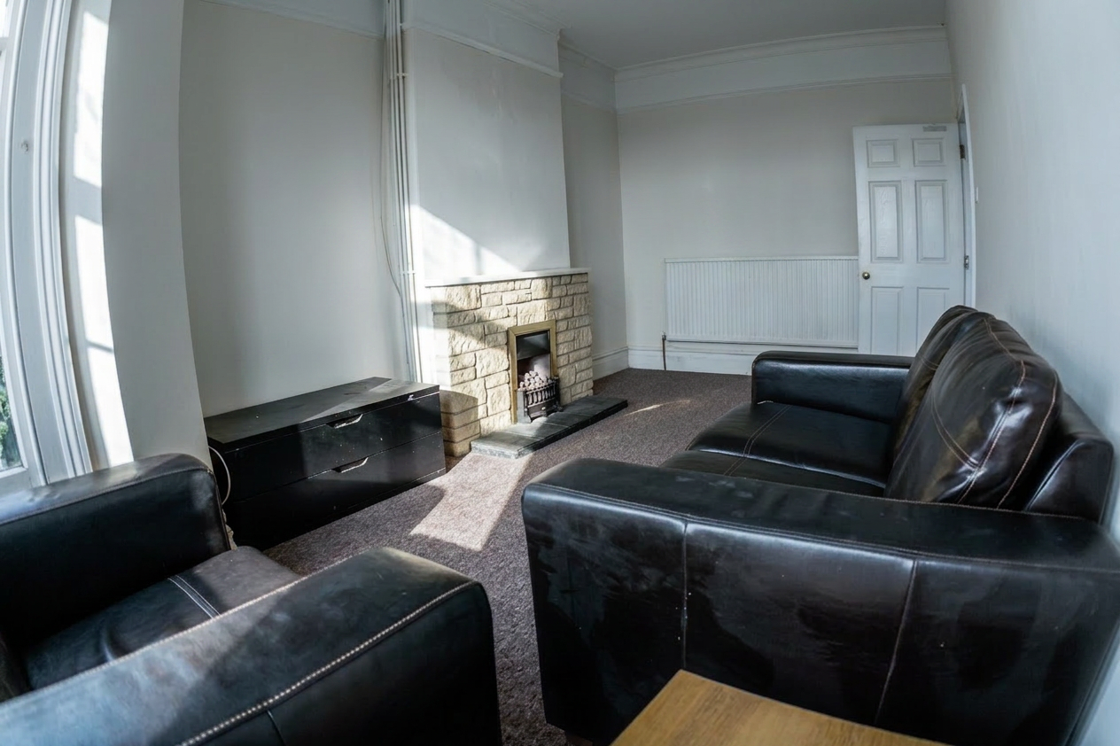 Flat Fishponds Road in Bristol