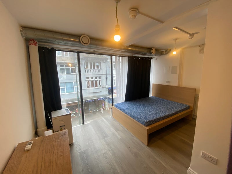 Room Old Christchurch Road in Bournemouth