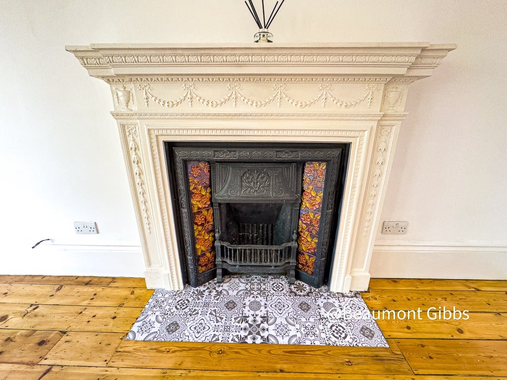 Flat Eglinton Hill in Greater London