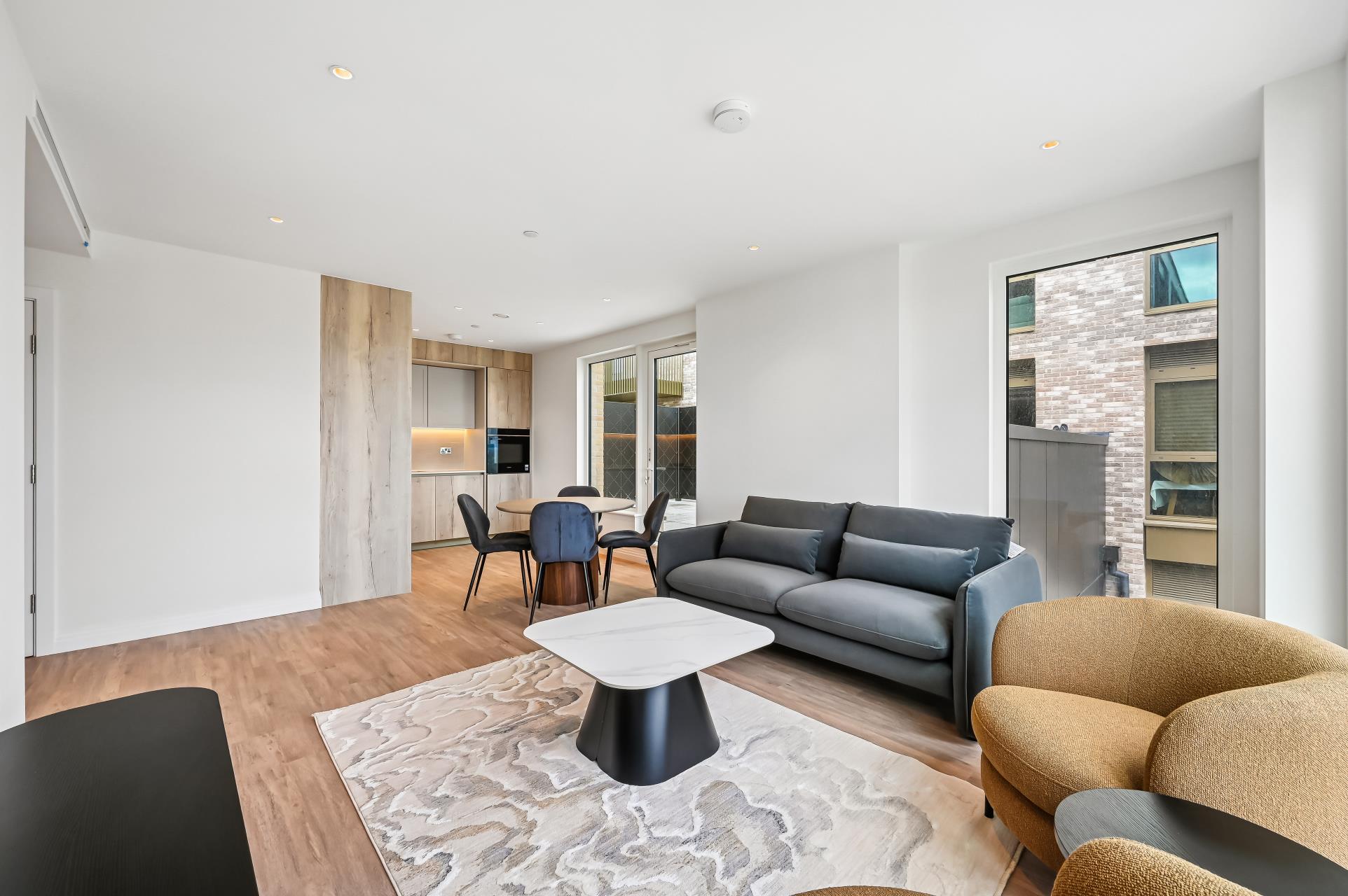 Flat Wincott Street in Greater London