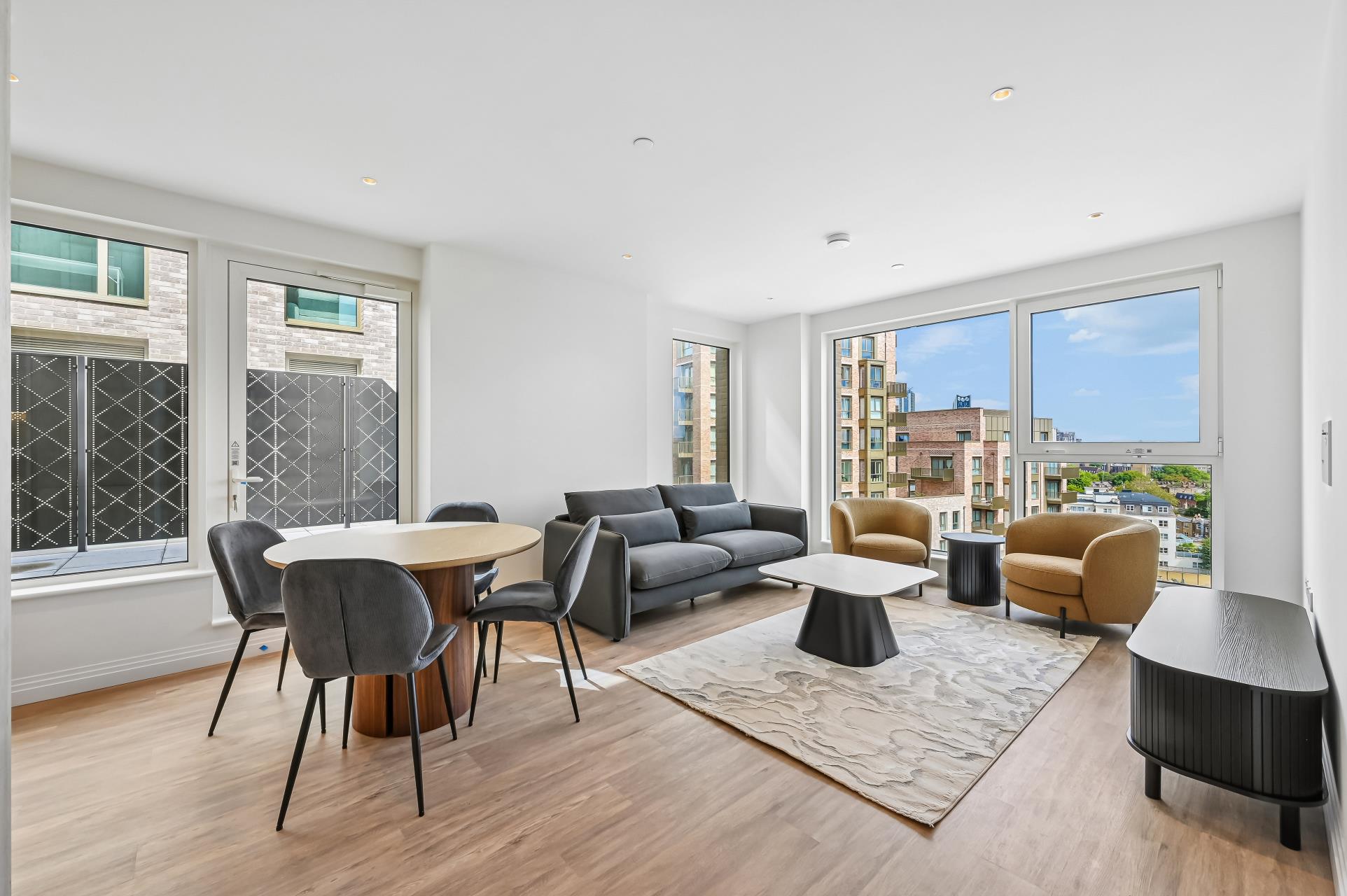 Flat Wincott Street in Greater London