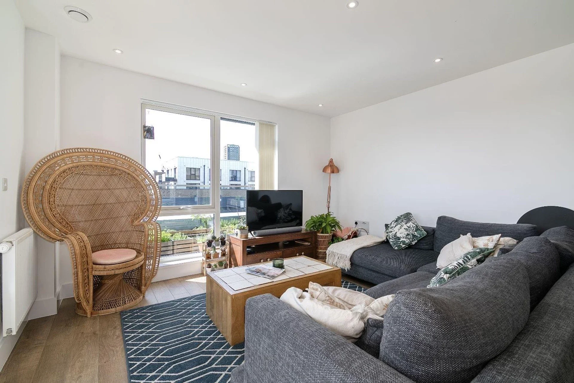 Flat Court Yard in Greater London