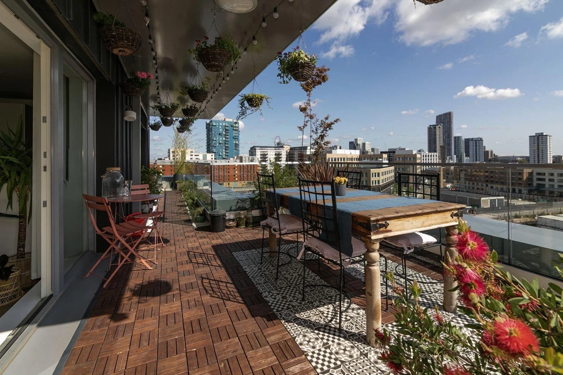 Flat Court Yard in Greater London