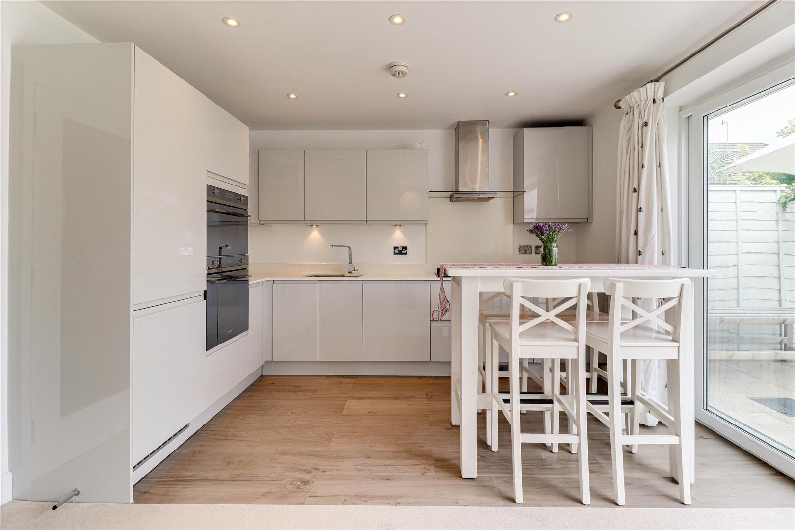 House Kings Mews in Guildford